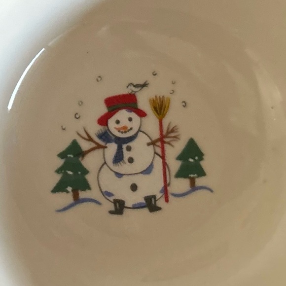 4 Pfaltzgraff “Snow Village”  bowls. 6.25” - Picture 3 of 7